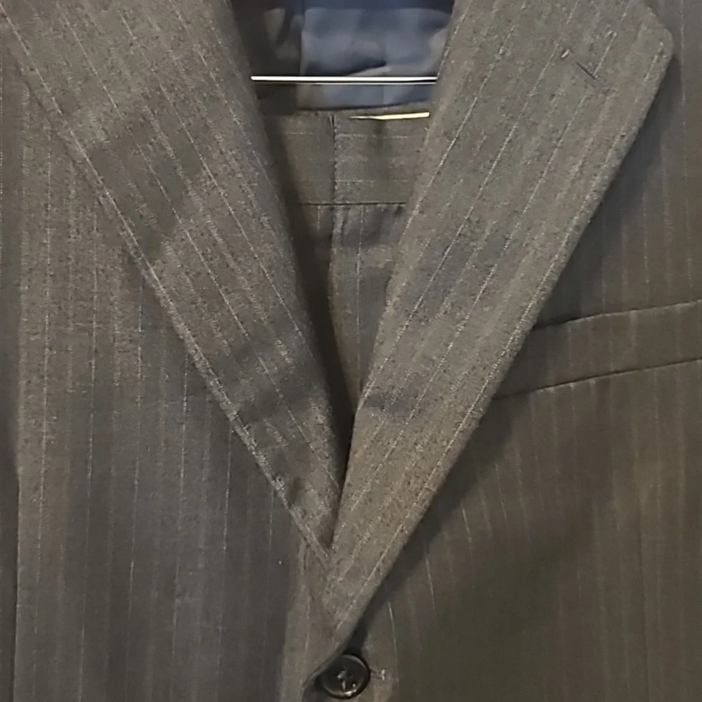 Hickey Freeman 43L 36x32 Charcoal Striped 3-Button Suit - Picture 2 of 10